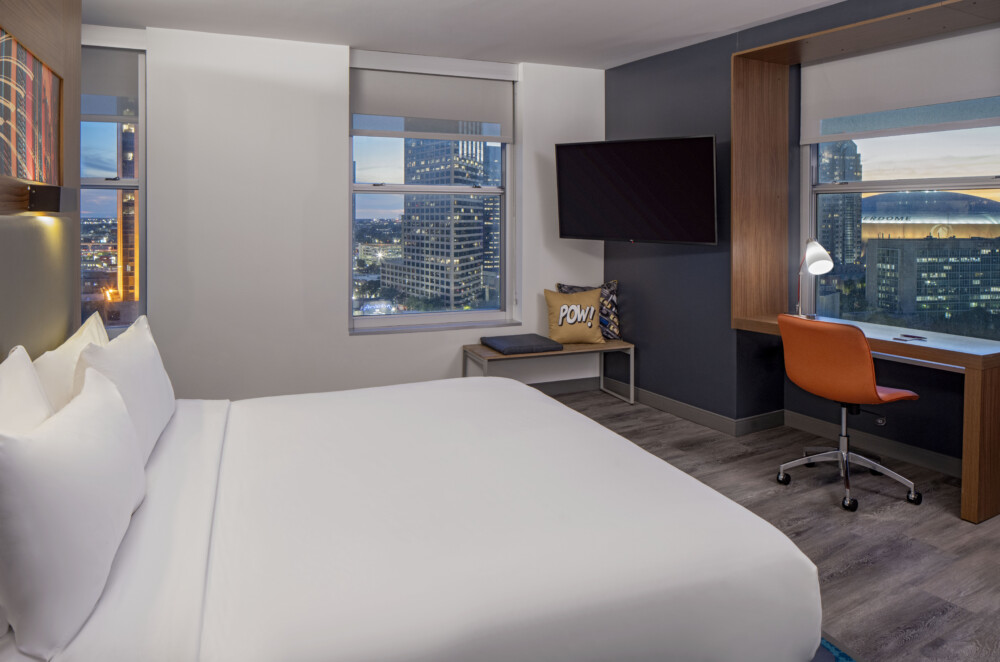 1 King Bed Corner Room - Photos